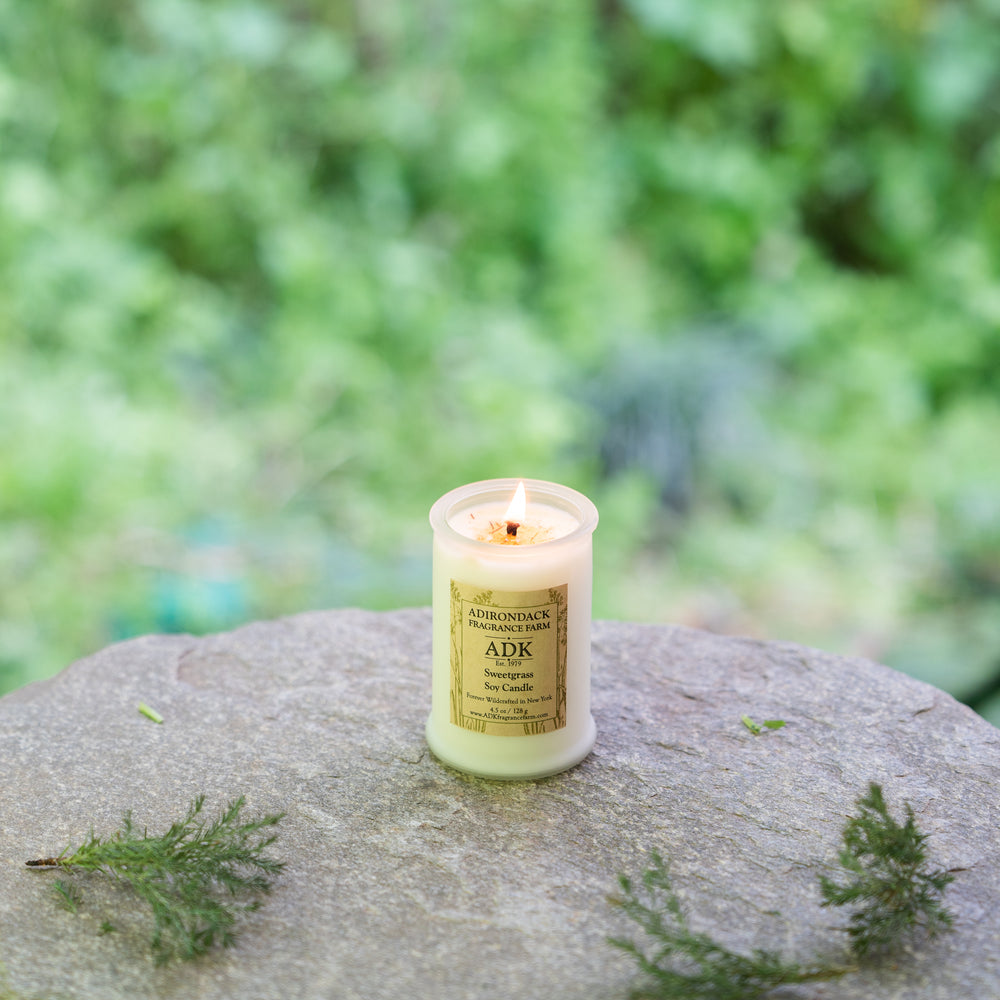 Bougie au foin d'odeur