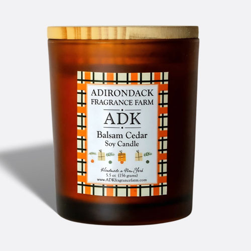 Bougie festive au baume et au cèdre